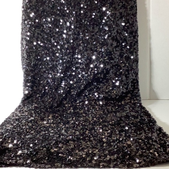 Vada Dress
DRESS THE POPULATION - Picture 7 of 12